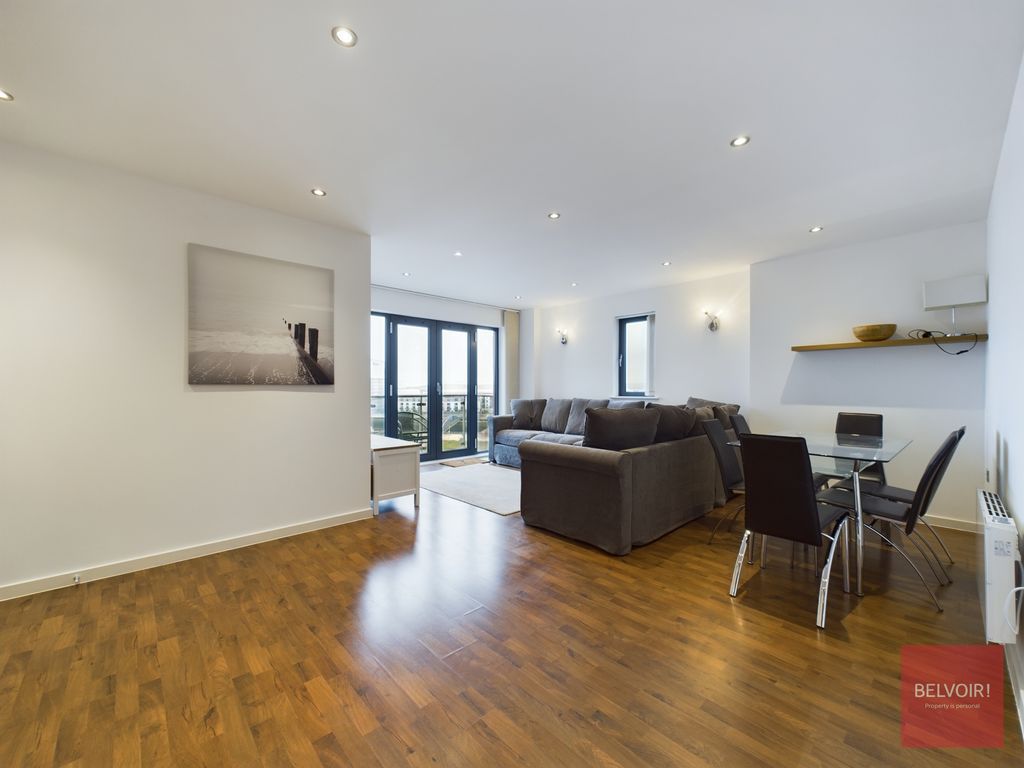 2 bed flat to rent in South Quay, Kings Road, Swansea SA1, £1,200 pcm