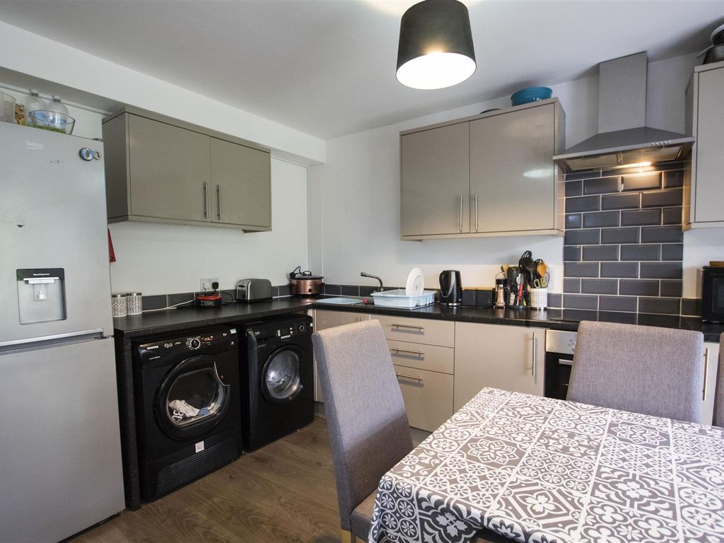 5 bed property to rent in Watford Road, Kings Norton, Birmingham B30