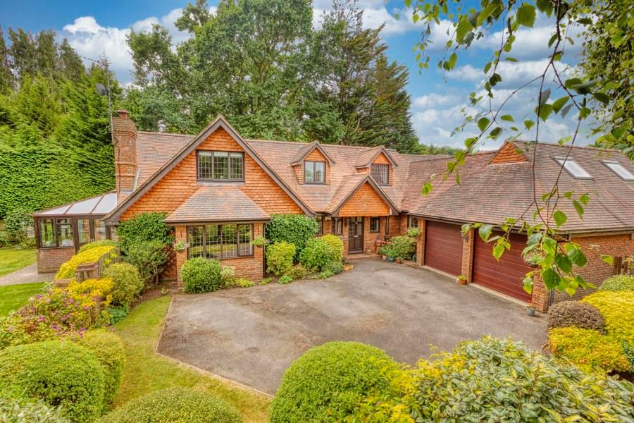 4 bed detached house for sale in Oak Tree Close, Virginia Water GU25