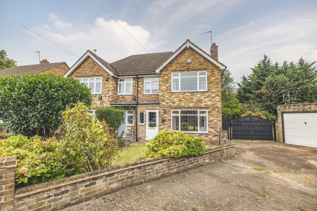 3 bed semidetached house for sale in Hendon Way, Stanwell Village TW19