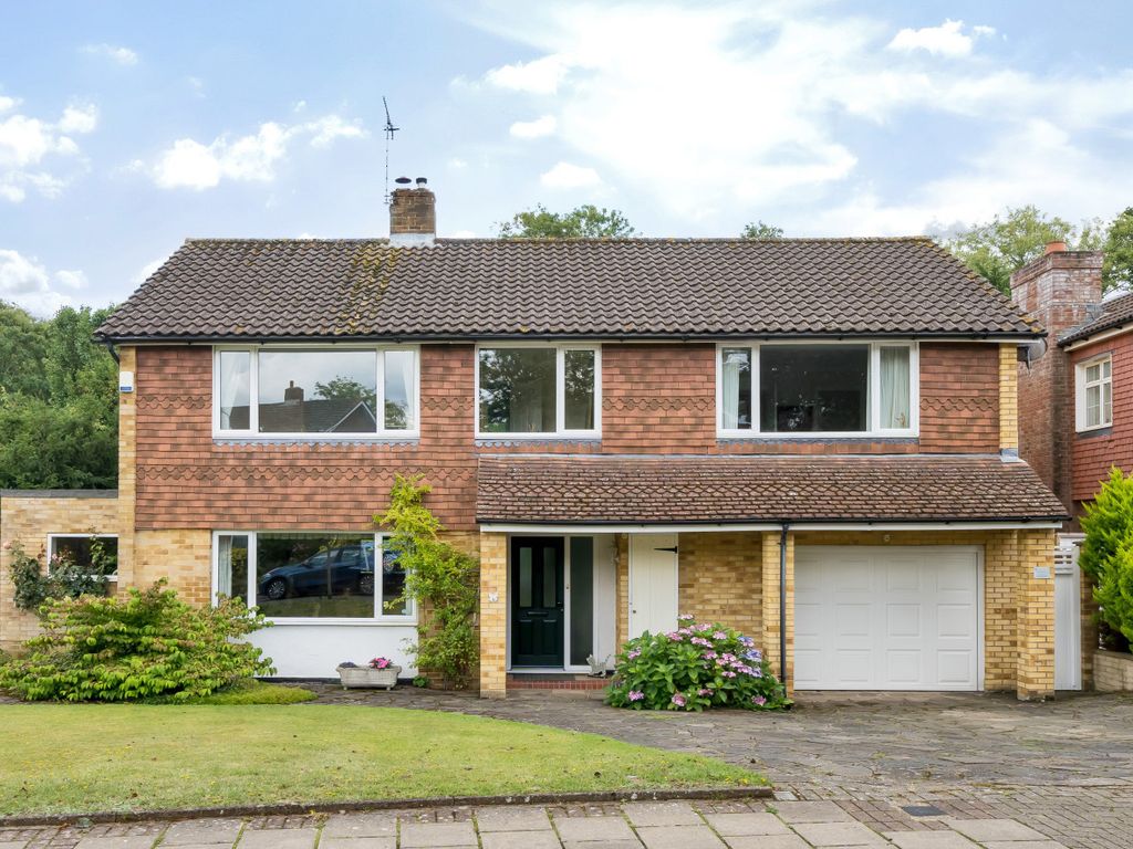 5 bed detached house for sale in Lansdowne Avenue, Crofton Heath