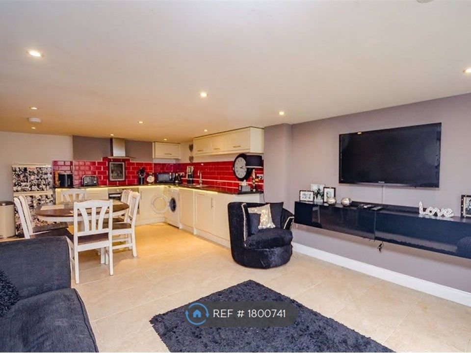 1 bed flat to rent in Astley Street, Maidstone ME14, £925 pcm Zoopla