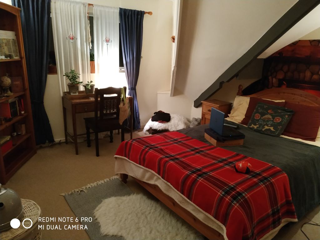 Room to rent in Harehills Lane, Leeds LS8, £425 pcm Zoopla