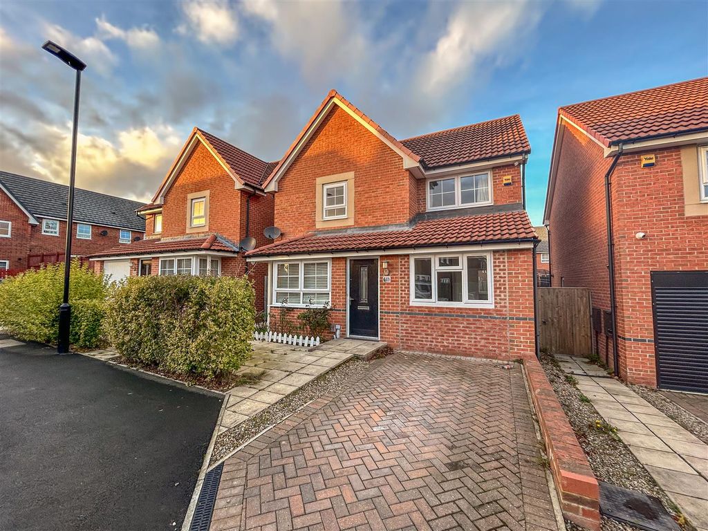 4 bed detached house for sale in Magnolia Drive, Blakelaw, Newcastle