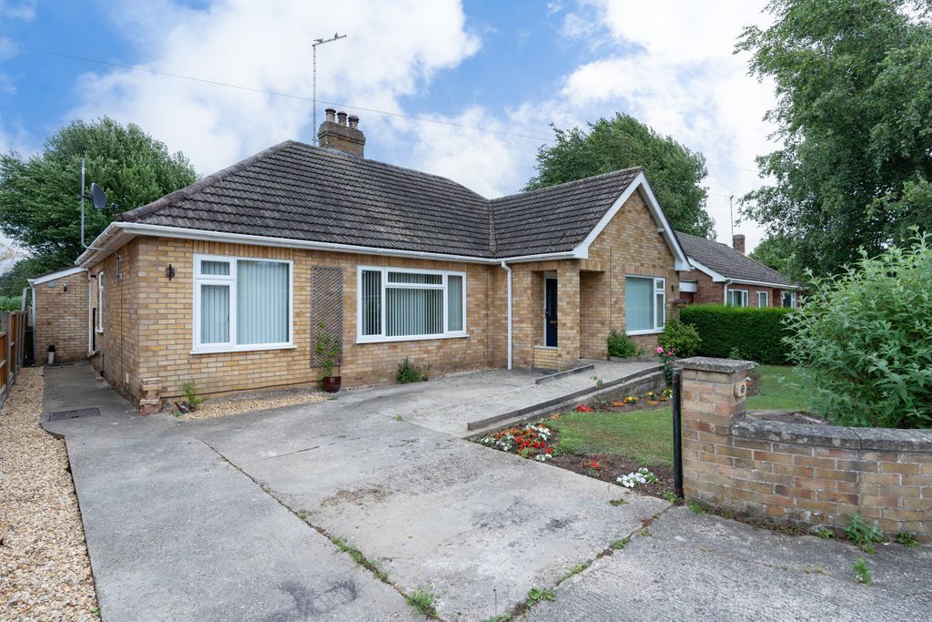 3 bed detached bungalow for sale in Balmoral Avenue, Spalding PE11 Zoopla