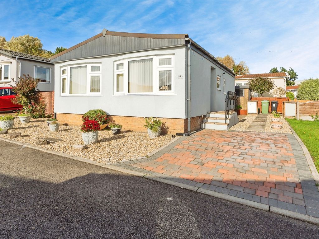1 bed mobile/park home for sale in Woodlands Park, Almondsbury, Bristol