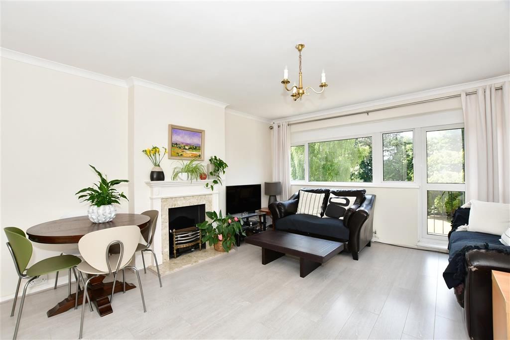 2 bed flat for sale in Hartland Road, Epping, Essex CM16 Zoopla