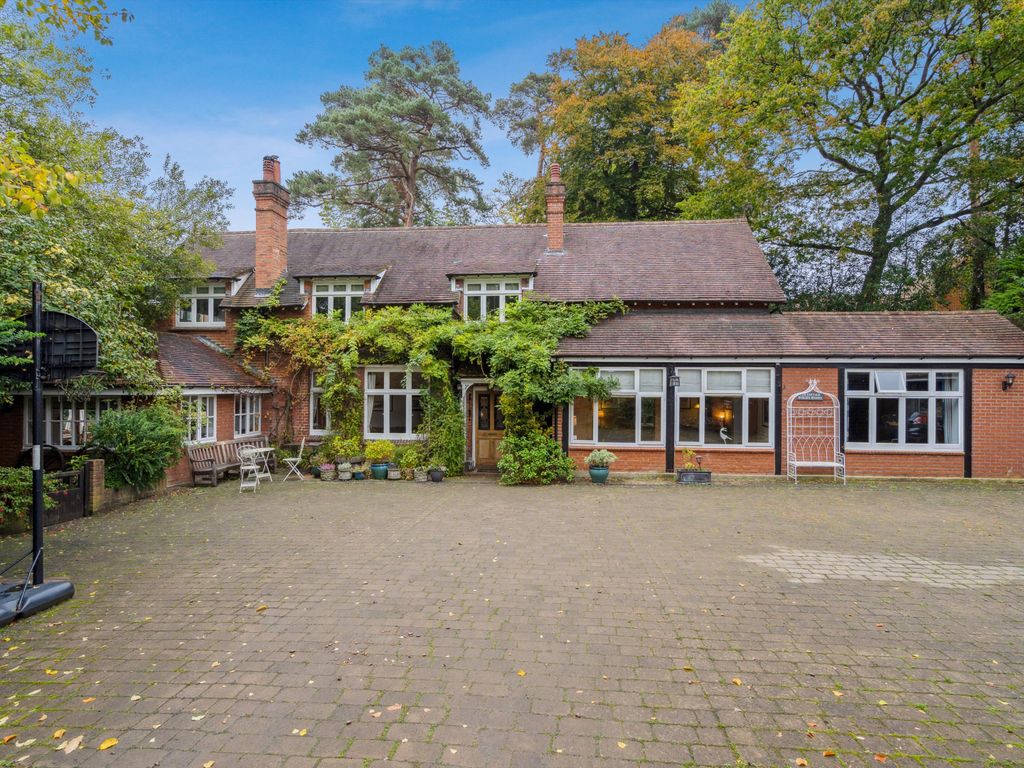 6 bed detached house for sale in Burleigh Road, Ascot SL5 Zoopla