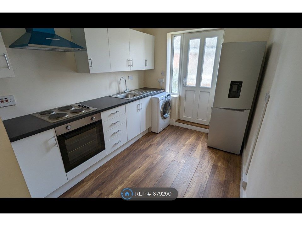 1 bed flat to rent in Hitchin Road, Luton LU2, £790 pcm Zoopla