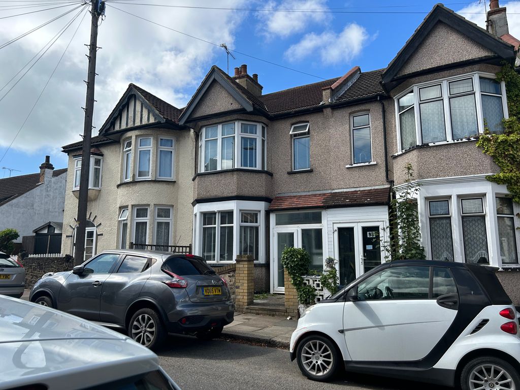 3 bed terraced house for sale in Glenwood Avenue, WestcliffOnSea SS0