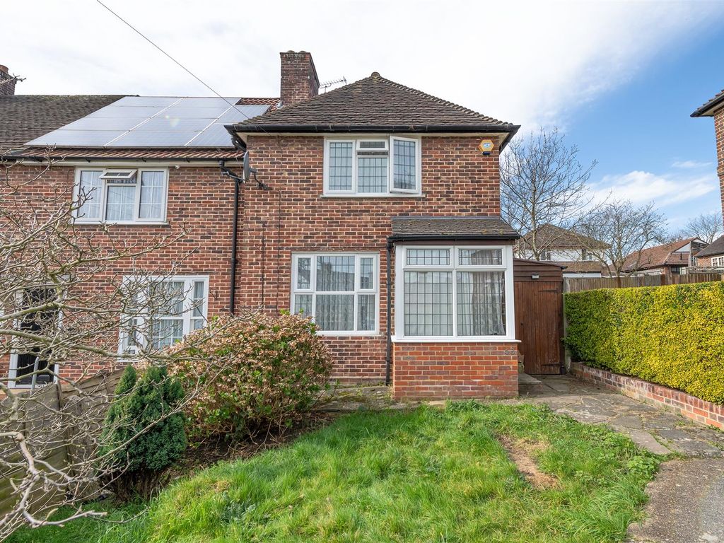 2 bed end terrace house for sale in Manor Farm Drive, London E4 Zoopla