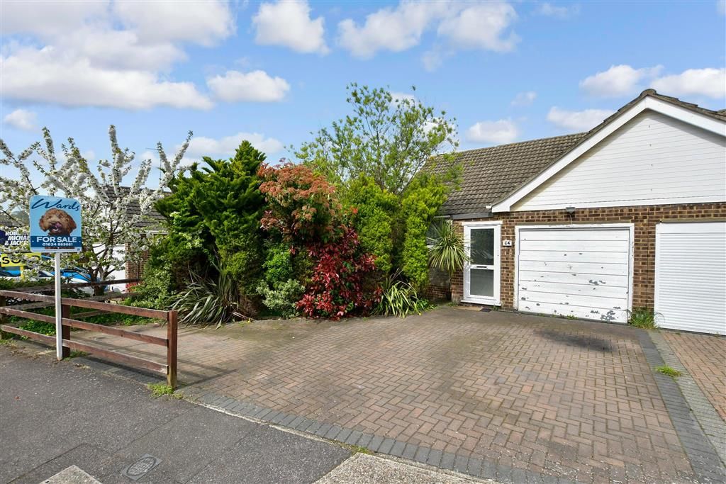 3 bed semidetached house for sale in Sundridge Drive, Walderslade