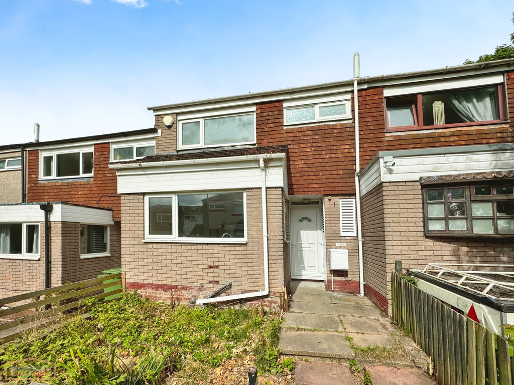 3 bed terraced house for sale in Willowfield, Woodside, Telford TF7, £