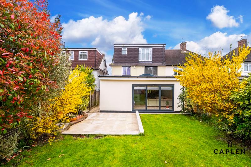 4 bed semidetached house for sale in Loughton Way, Buckhurst Hill IG9
