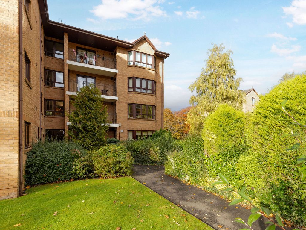 3 bed flat for sale in 3/5 Craigend Park, Edinburgh EH16, £270,000 Zoopla