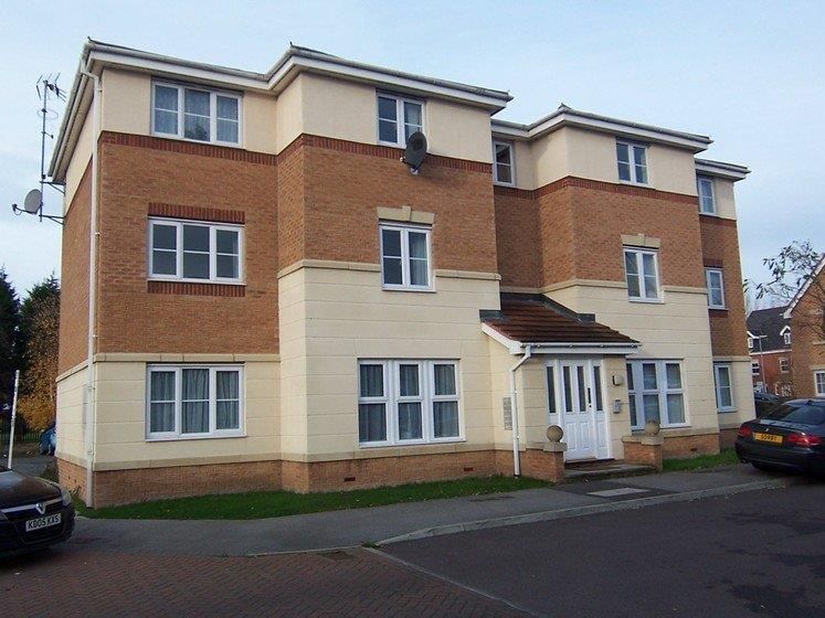 2 bed flat to rent in Town Lands Close, Wombwell, Barnsley S73, £625