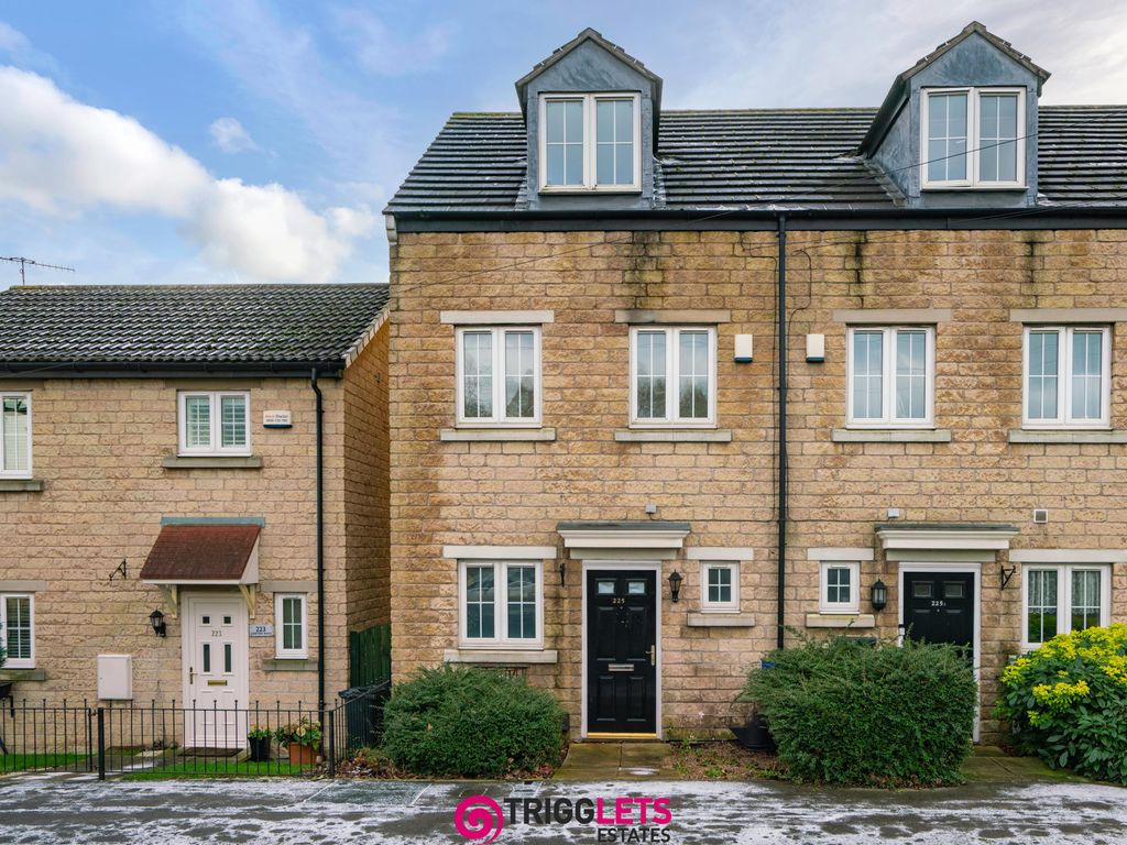 3 bed end terrace house to rent in Cemetery Road, Jump, Barnsley S74, £
