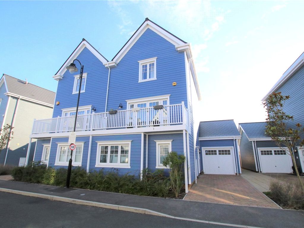 4 bed semidetached house for sale in Champlain Street, Reading