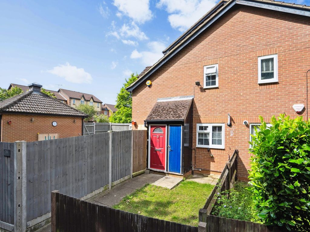 1 bed end terrace house for sale in Littlebrook Avenue, Burnham SL2