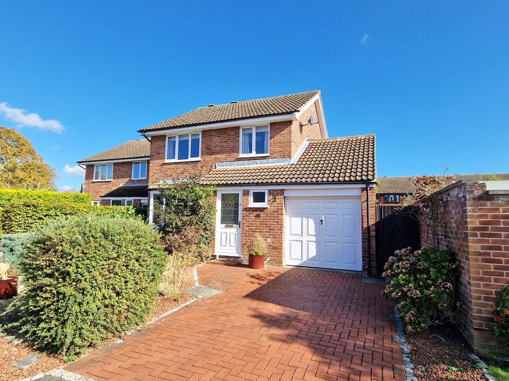 Turnberry Close, Bicester, Oxfordshire OX26  