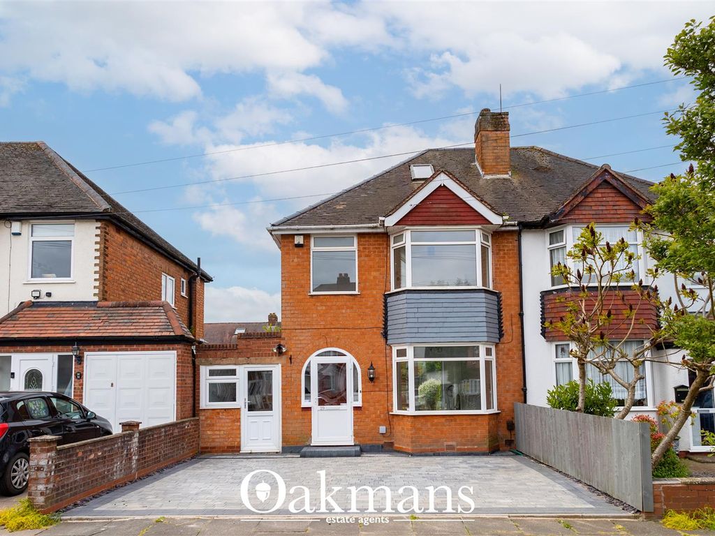 4 bed semidetached house for sale in Bradstock Road, Birmingham B30