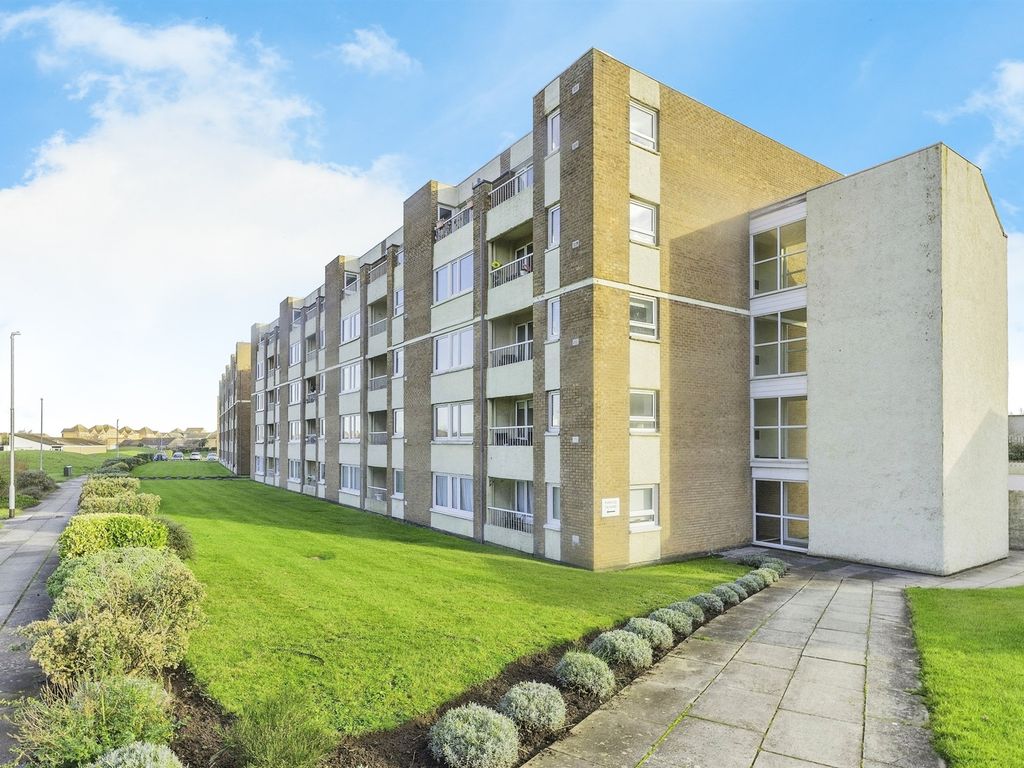 2 bed flat for sale in The Banks, Burbo Way, Wallasey CH45, £130,000