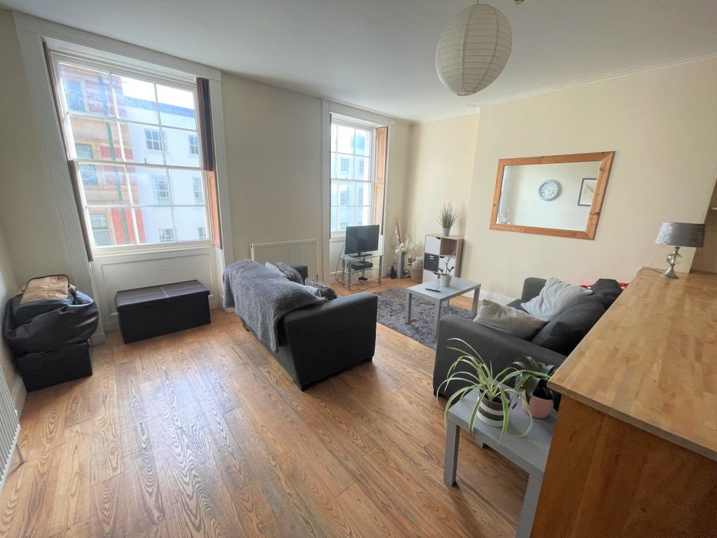 2 bed flat to rent in Cambray Place, Cheltenham GL50, £895 pcm Zoopla