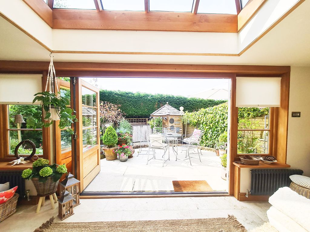 4 bed linkdetached house for sale in Fortescue House, Fortescue Street