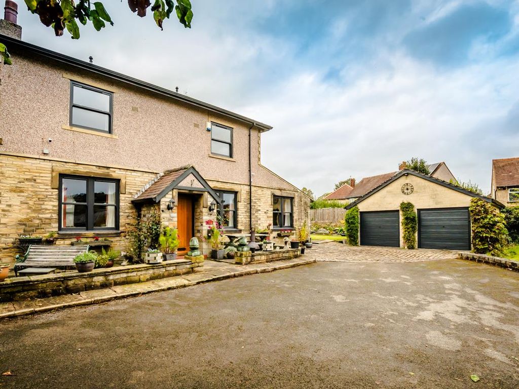 2 bed detached house for sale in Strathern, Brookroyd Avenue, Brighouse
