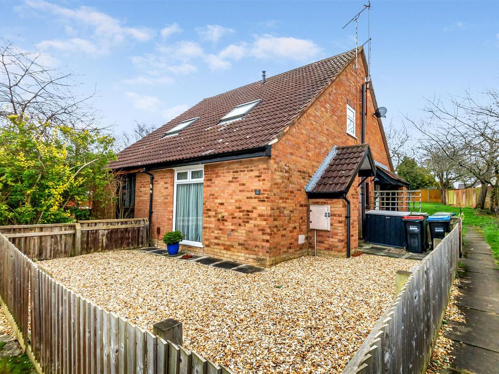 1 bed terraced house for sale in Barleycroft, Furzton, Milton Keynes