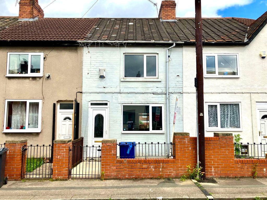 3 bed terraced house for sale in Princes Crescent, Edlington, Doncaster