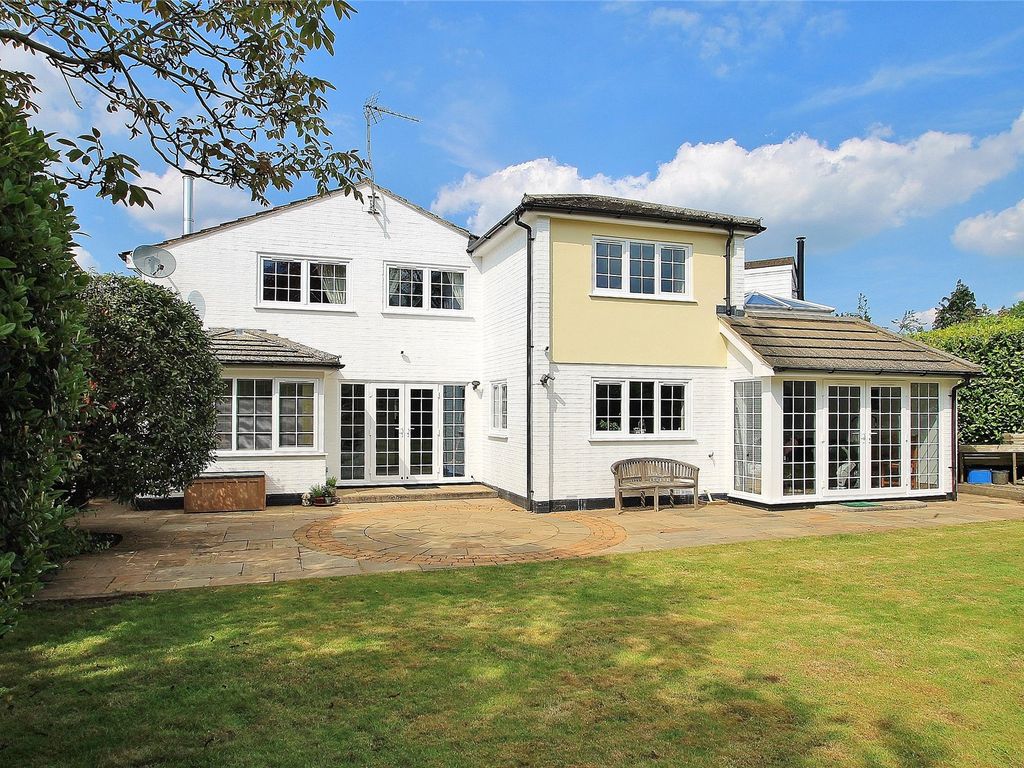 4 bed detached house for sale in Ripley, Surrey GU23, £1,000,000 Zoopla