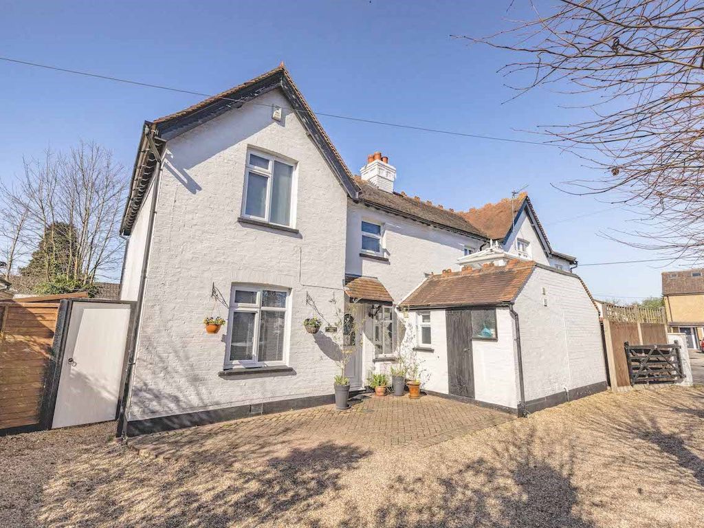 3 bed semidetached house for sale in Slough Road, Iver Heath SL0 Zoopla