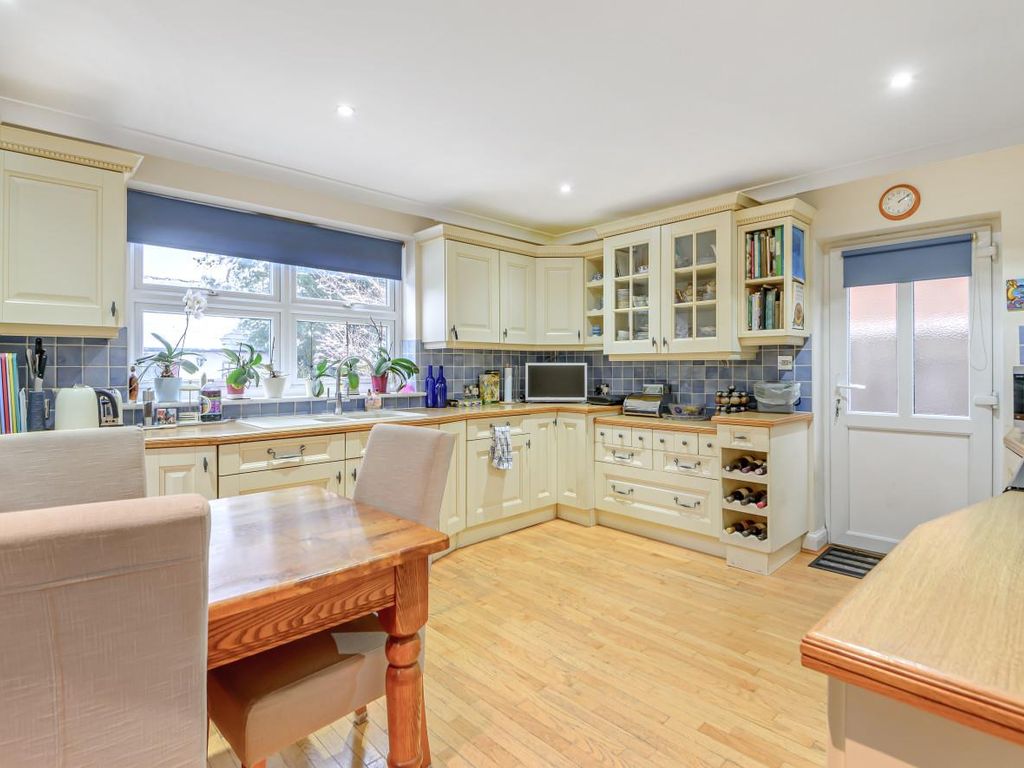 Watford Heath, Watford WD19  