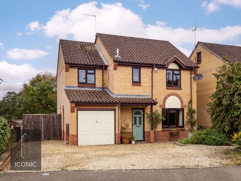 4 bed detached house for sale in Meadow Road, New Costessey, Norwich