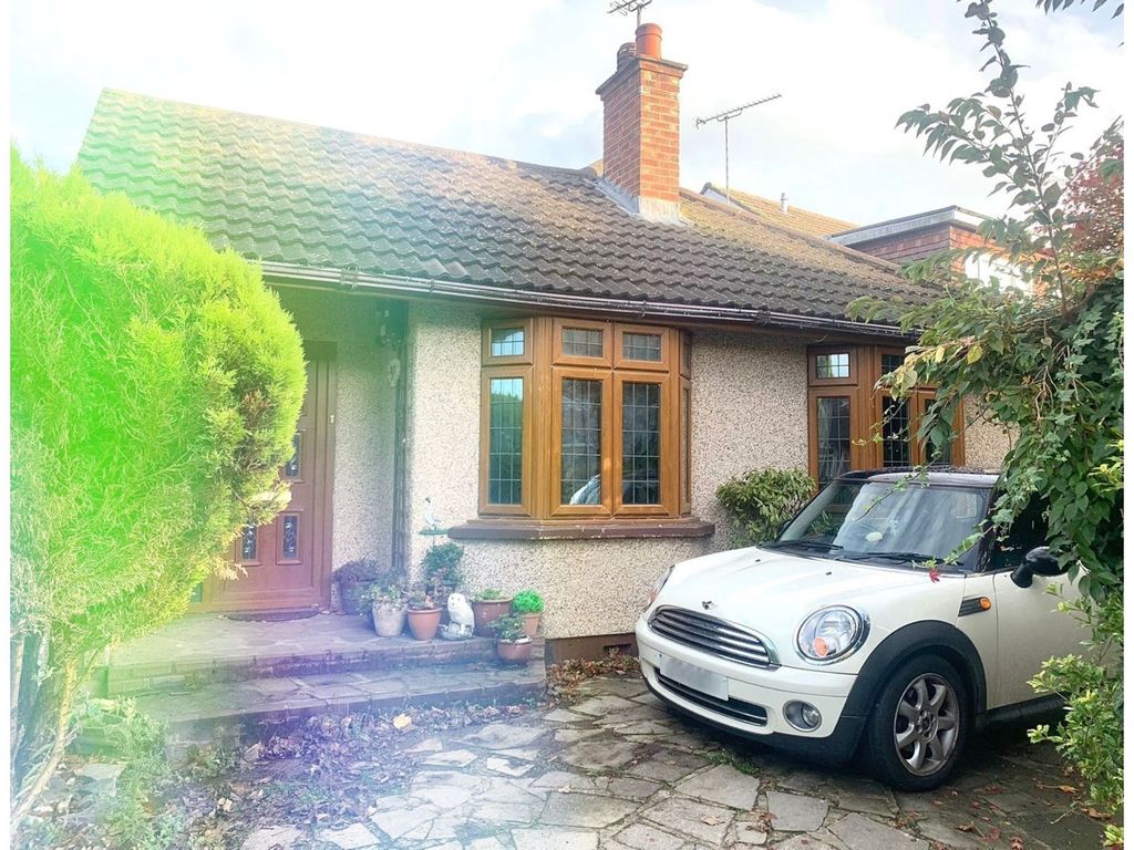 3 bed detached bungalow for sale in Thundersley Grove, Benfleet SS7