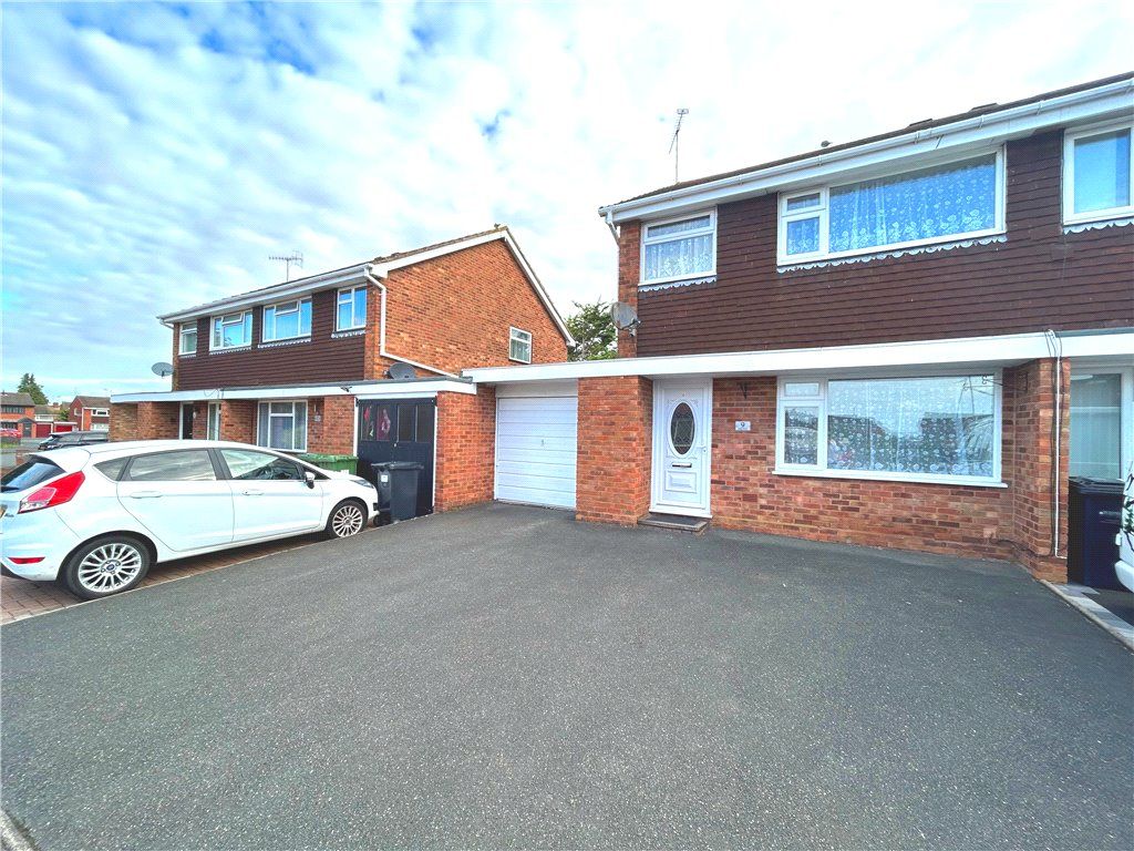3 bed semidetached house for sale in Digby Road, Evesham