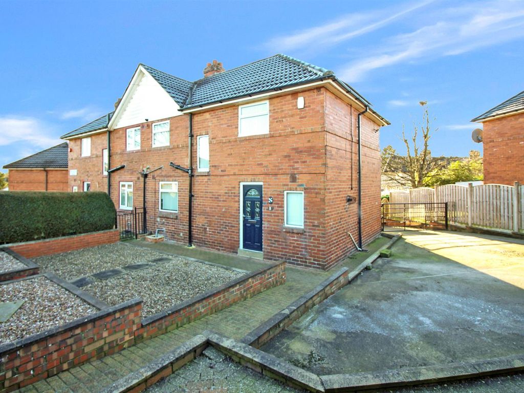 3 bed semidetached house for sale in Easterly Road, Leeds LS8, £