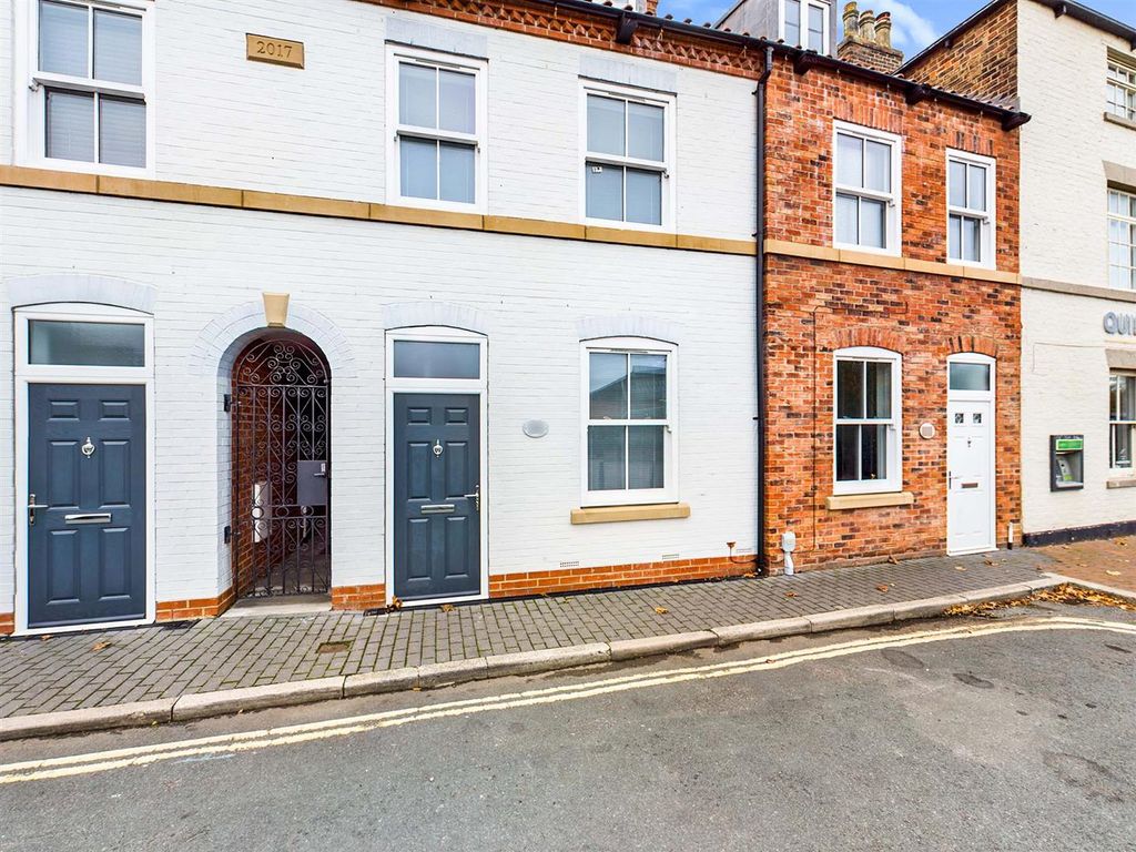 3 bed town house for sale in Enfield Mews, Trinity Lane, Beverley HU17