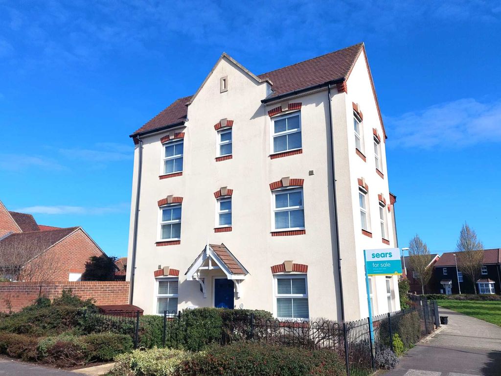 4 bed semidetached house for sale in Chiffchaff Corner, Park