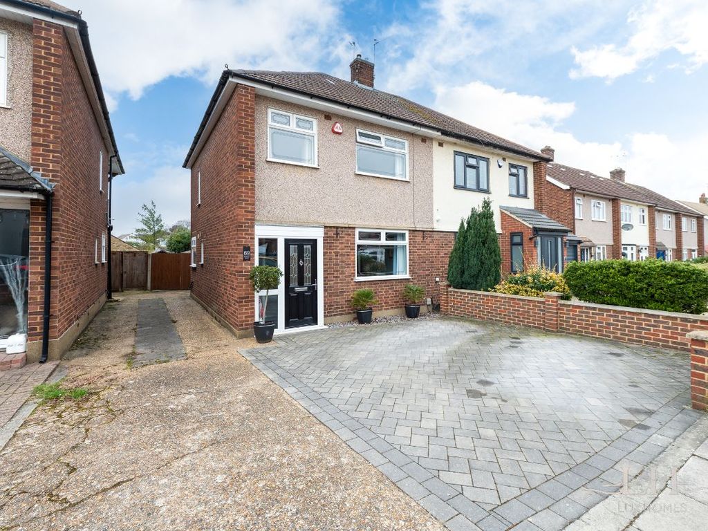 3 bed semidetached house for sale in Rutland Drive, Hornchurch RM11