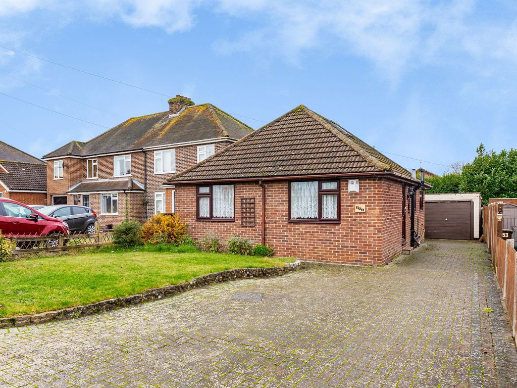 2 bed detached bungalow for sale in Lunsford Lane, Larkfield ME20, £