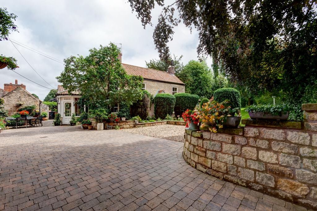 3 bed detached house for sale in Worksop Road, Thorpe Salvin, Worksop