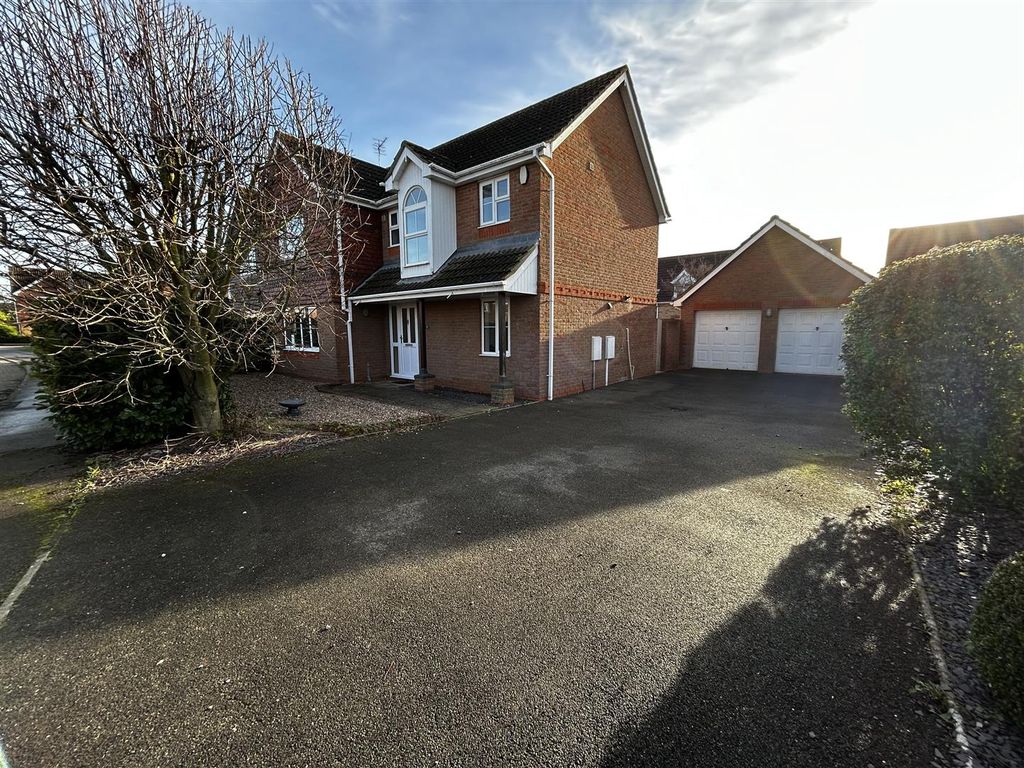 4 bed detached house for sale in Harlequin Drive, Spalding PE11, £