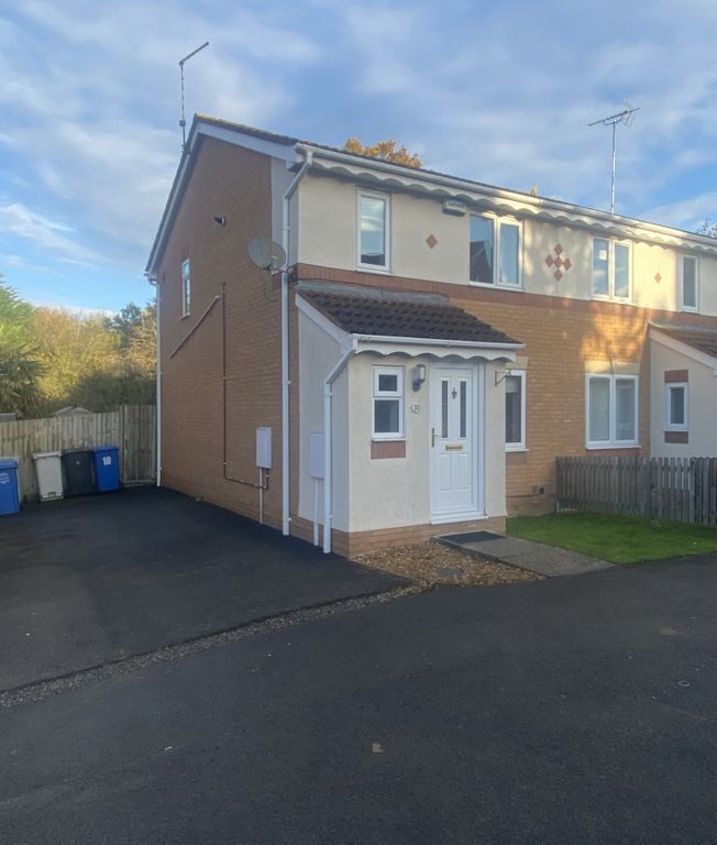 3 bed semidetached house to rent in Grizedale Close, Kettering NN16, £