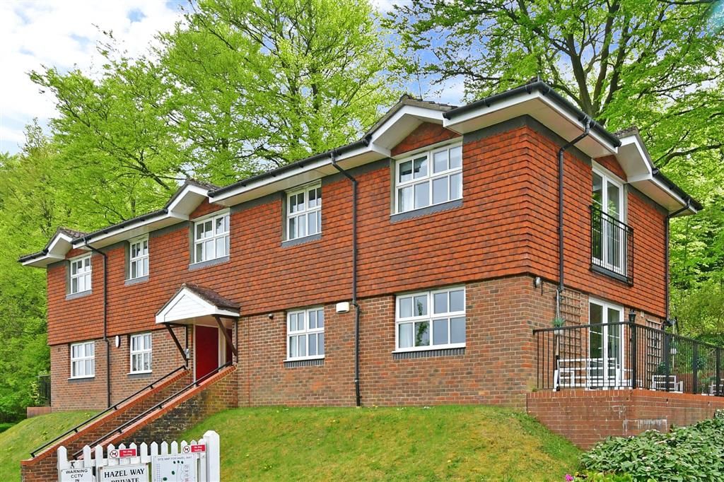 2 bed flat for sale in Hazel Way, Chipstead, Surrey CR5 Zoopla