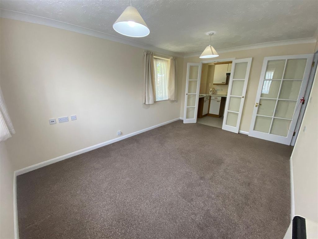 Crosfield Court, Watford WD17  