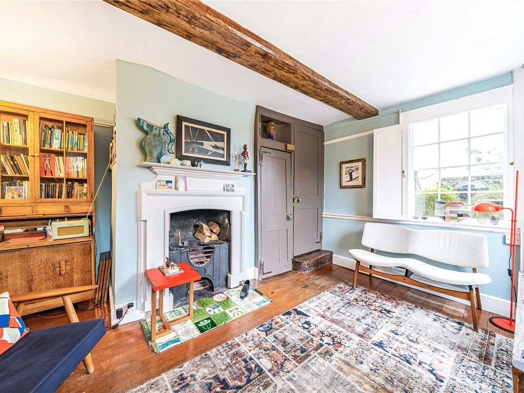 2 bed terraced house for sale in Holly Mount, London NW3, £1,950,000