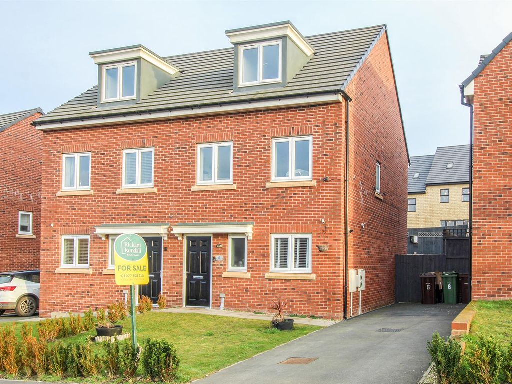 3 bed semidetached house for sale in Haydock Avenue, Castleford WF10