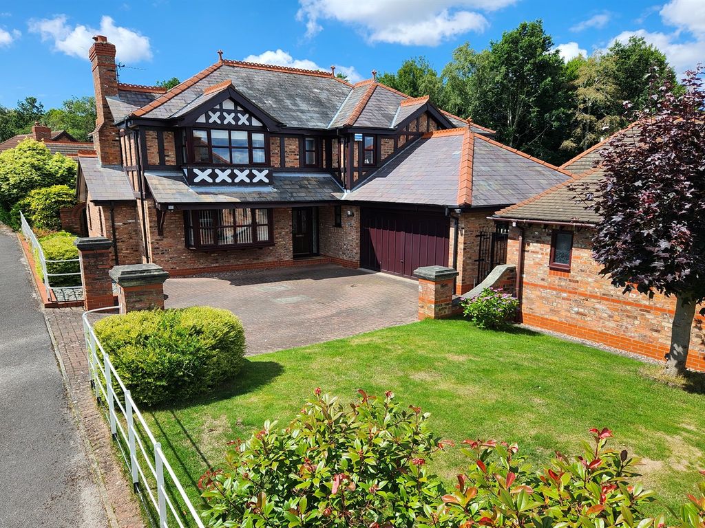 4 bed detached house for sale in Foxhills Close, Appleton, Warrington